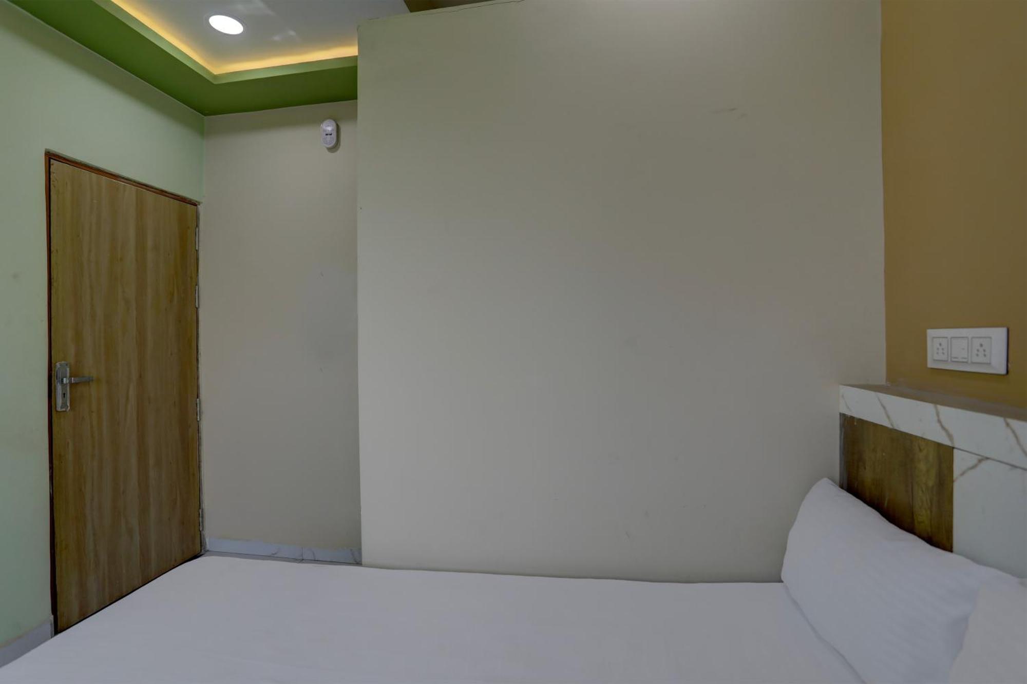 Spot On Hotel Ronak Place อินดอร์ ภายนอก รูปภาพ